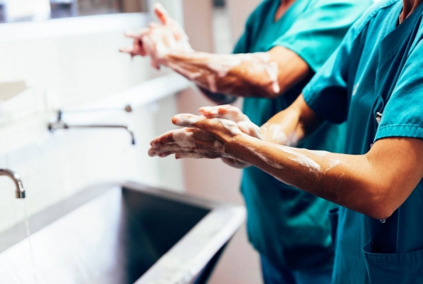 0001_docs-washing-hands_1588676506-88958b4c37d24c6e3554c061b18e3e8d.jpg