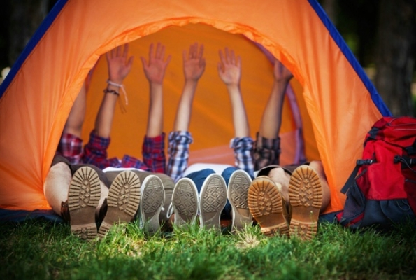 0001_kids-in-tent-slide-4_1589540812-b69e9636099c2a7679aad113bf016ed5.jpg